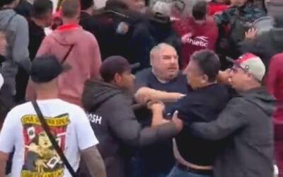 HINCHAS DEL DEPORTIVO MORON EN PROBLEMAS , UN HERIDO