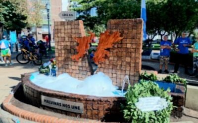 MORON RECORDÓ A LOS HEROES DE MALVINAS CON UNA BICICLETEADA Y ACTO EN LA PLAZA SAN MARTIN