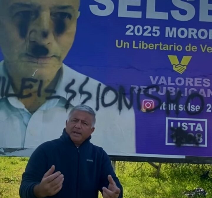 FUE VANDALIZADO UN CARTEL LIBERTARIO EN MORON