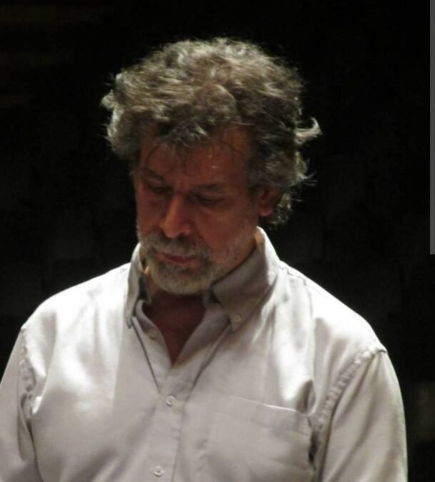 EL EX DIRECTOR DE LA ORQUESTA SINFONICA MUNICIPAL DE MORON , MAESTRO CODINA EN EL ENSAMBLE LIRICO ORQUESTAL
