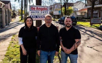 VALENZUELA RECORRE EL CENTRO DE MORON JUNTO A SUS CANDIDATOS MORALES Y ZAPPULLA