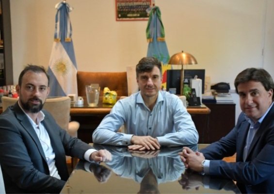 LUCAS GHI SE REUNE CON MIEMBROS DEL GRUPO IRSA