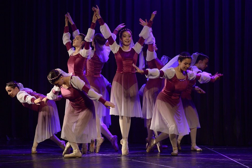 CIERRRE DEL CICLO 2025 DE LA ESCUELA DE DANZAS MUNICIPAL DE MORON » JOSE NEGLIA «