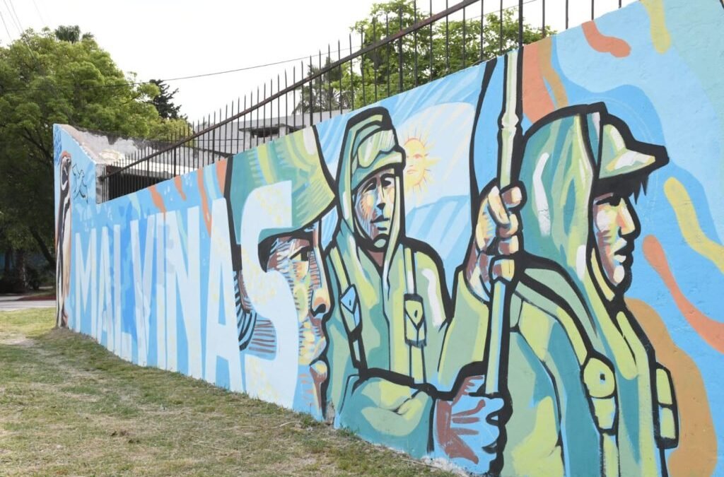 MURAL » MALVINAS Y SOBERANIA» EN LA PLAZA SERE