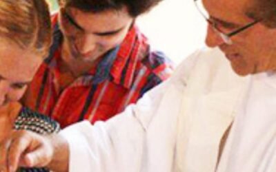 EL PADRE JORGE OESTERHELD FESTEJARA SUS 50 AÑOS DE SACERDOCIO