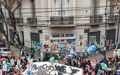 CIRCO PY MORON APOYANDO A CRISTINA EN SU DOMICILIO