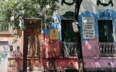 EMERGENCIA EDILICIA EN EL CONSERVATORIO ALBERTO GINASTERA DE MORON MOVILIZA A SUS ALUMNOS PARA EXIGIR SOLUCIONES